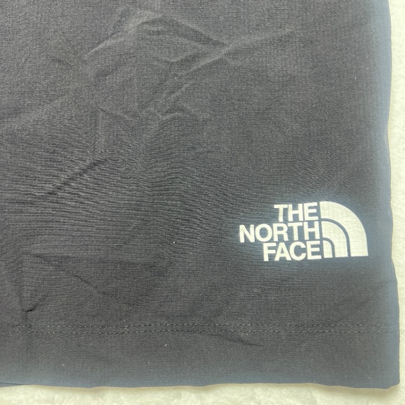The North Face Flash Dry Shorts - Picture 3 of 7